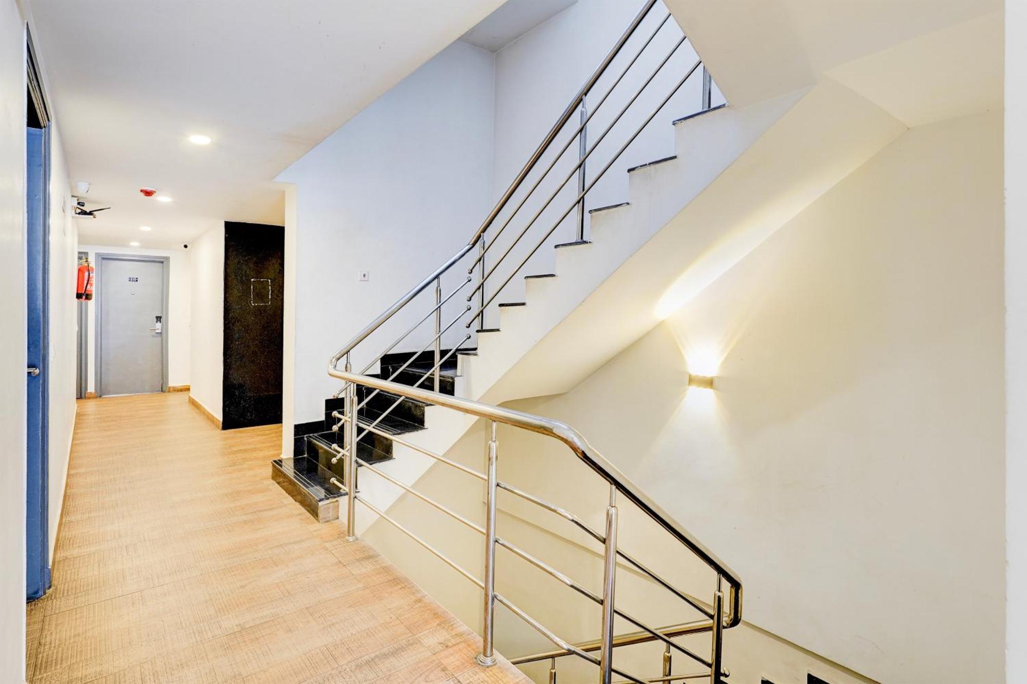 Отель Super Townhouse Тирупати Экстерьер фото